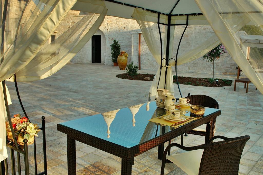 ロコロトンド Trulli Isago Bed & Breakfast エクステリア 写真