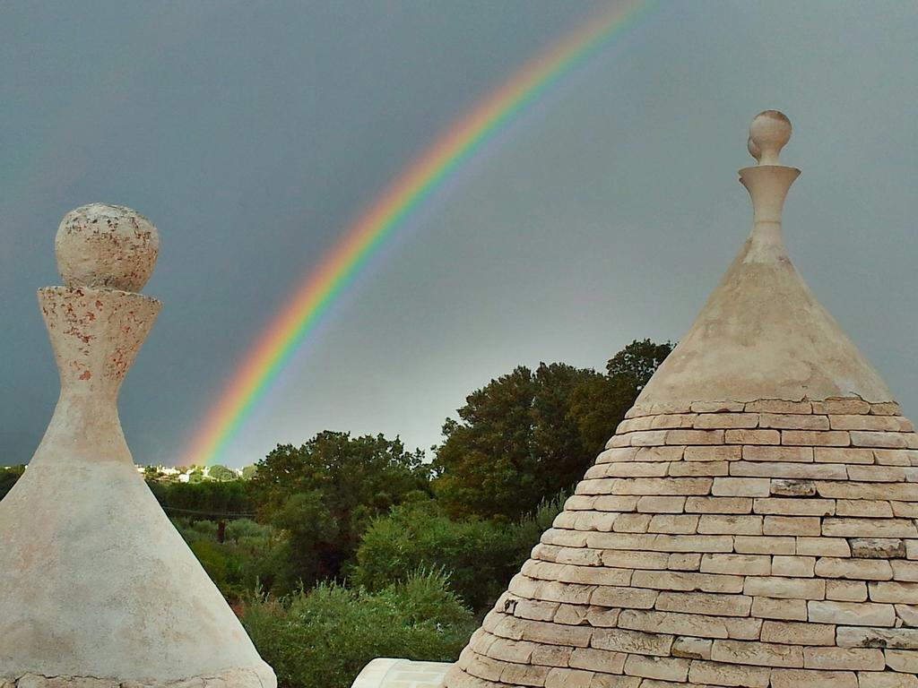 ロコロトンド Trulli Isago Bed & Breakfast エクステリア 写真