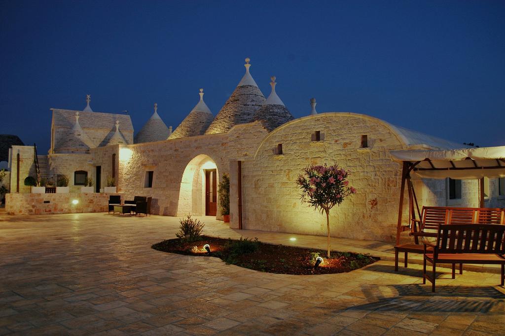 ロコロトンド Trulli Isago Bed & Breakfast エクステリア 写真